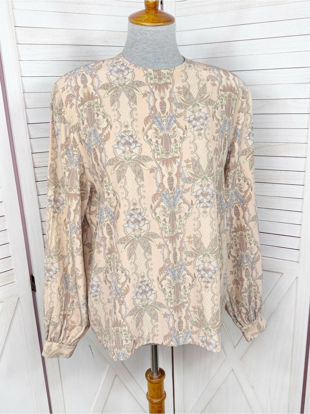 Vintage 80s Liz Claiborne Silk Floral Bishop Sleeve Blouse Beige Peach 10